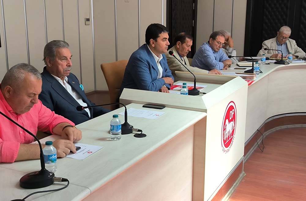 bWWw8IrNq6qnJDqffzKy - Demokrat Parti Genel İdare Kurulu, Genel Başkan Gültekin Uysal başkanlığında toplandı